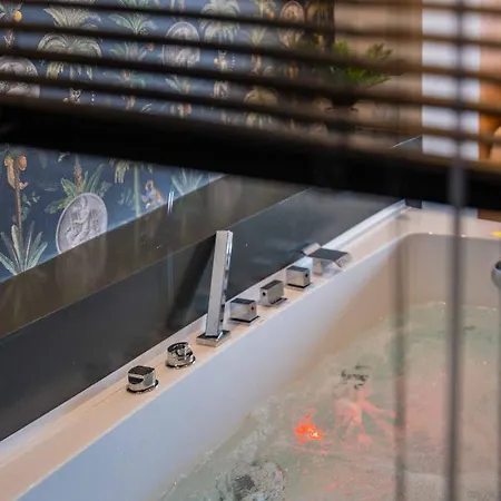 Hom54 Luxury Suites Kandiye Dış mekan fotoğraf